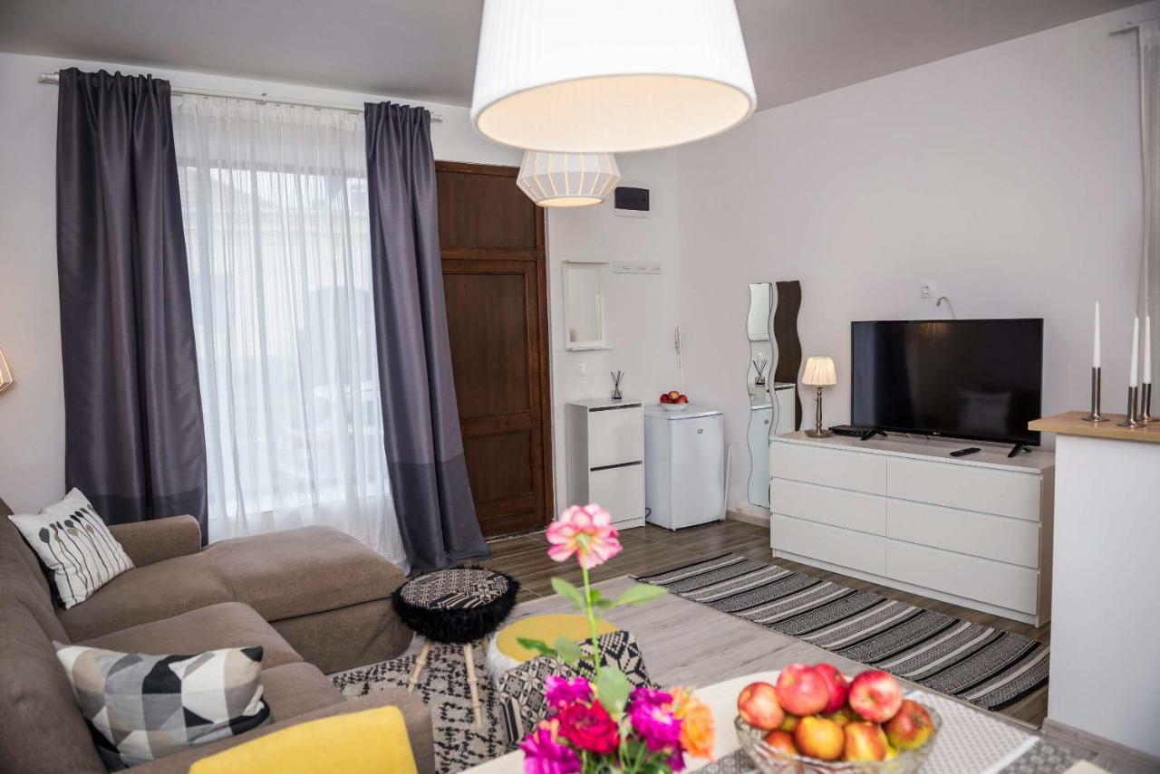 Reghin Guest House Eksteriør billede