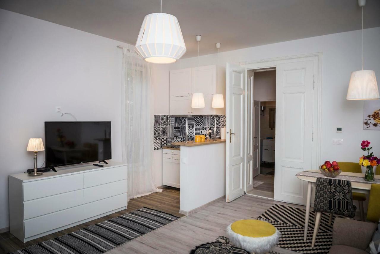 Reghin Guest House Eksteriør billede
